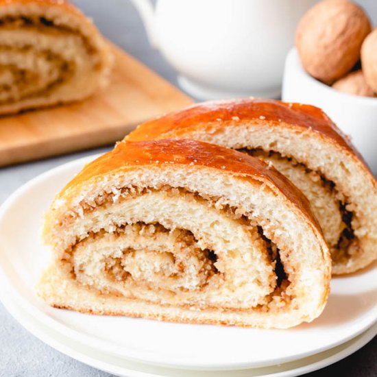 Walnut roll