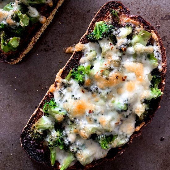 Quick and Cheesy Broccoli Melts