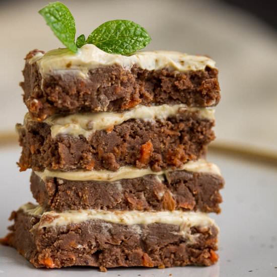 Healthy No-bake Carrot Cake Bars,