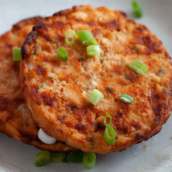 Air Fryer Frozen Salmon Burger