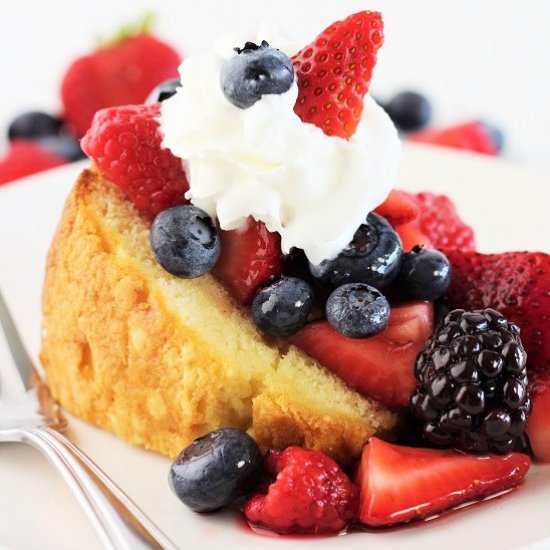 pound cake with marsala berries