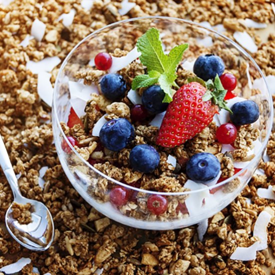 Easy and Healthy Homemade Granola