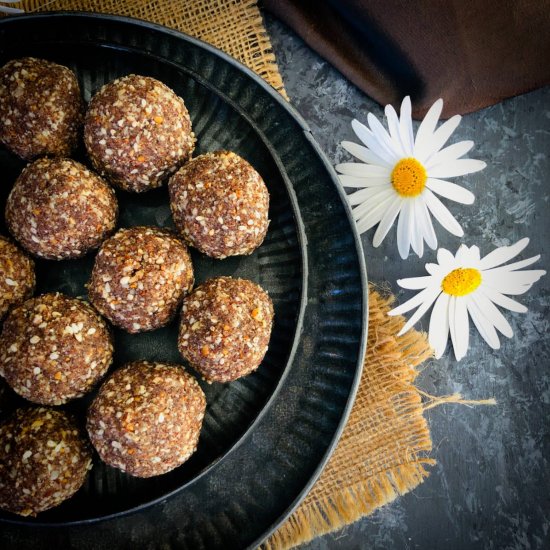 Finger millet ladoo