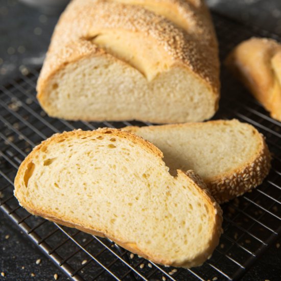 Semolina Bread with Sesame Seeds