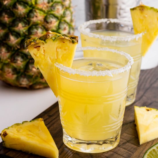 Easy Breezy Pineapple Margarita