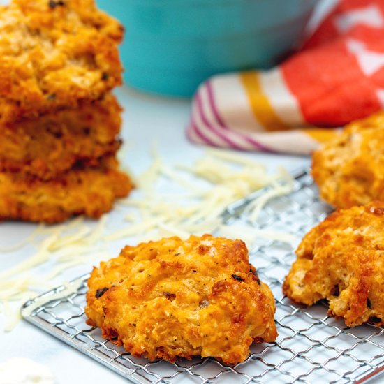 Chipotle Cheddar Biscuits