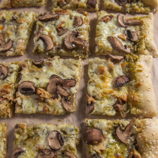 Pesto Gorgonzola Pizza with Sesame