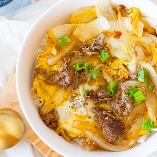 Gyudon (Japanese Beef Rice Bowl)