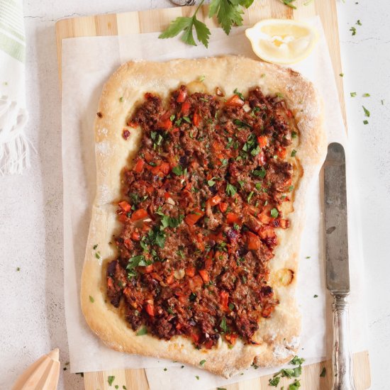 Spicy lamb lahmacun