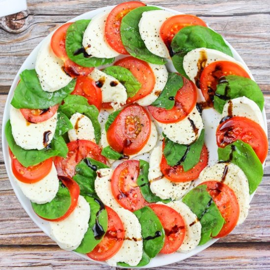 Caprese Salad With Spinach