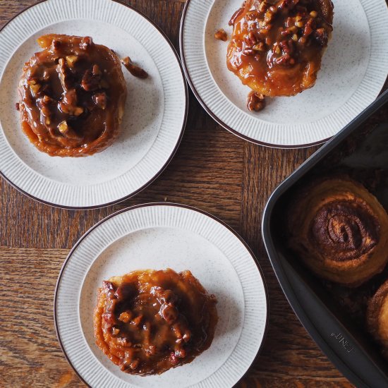 Sticky brioche buns