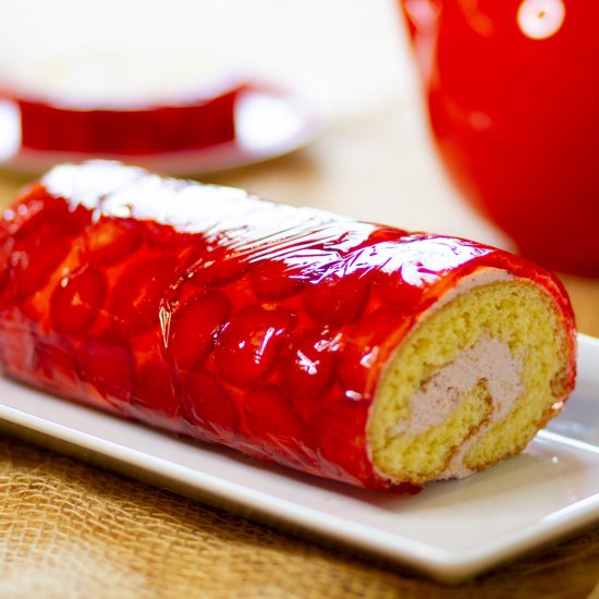 Strawberry roll