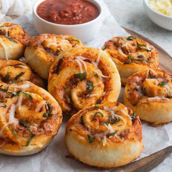 Cheesy Pizza Rolls