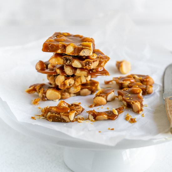 Macadamia Nut Brittle