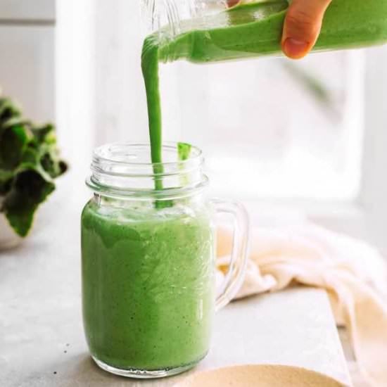 Super Green Broccoli Apple Smoothie