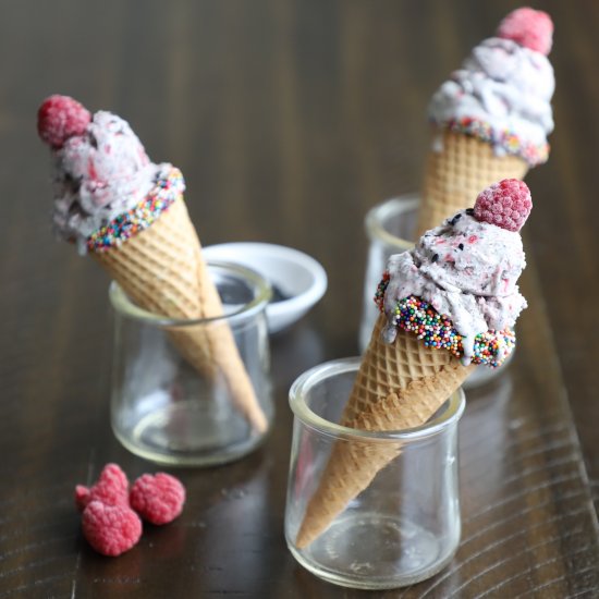 homemade sesame raspberry ice cream