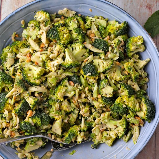 Broccoli slaw (vegan)