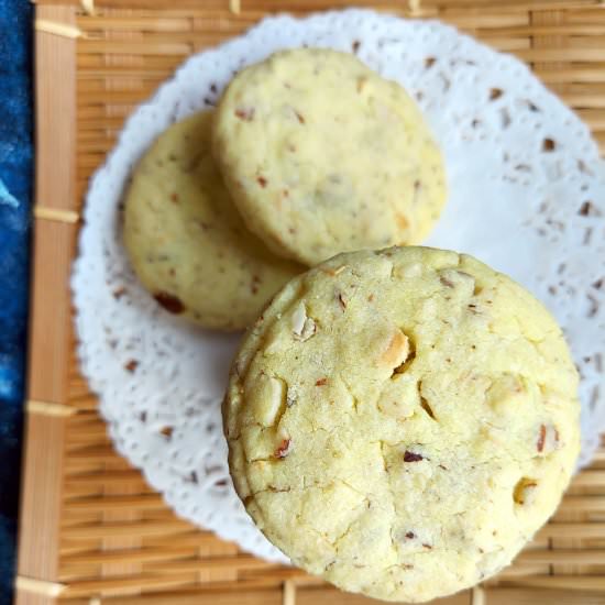 EGGLESS CASHEW AND ALMOND COOKIES