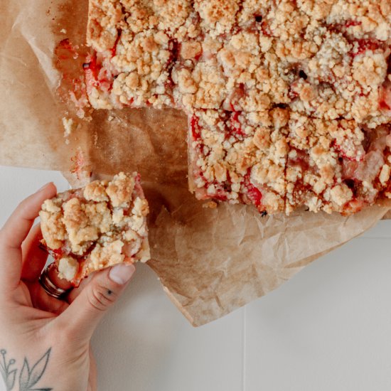 Rhubarb crumble bars