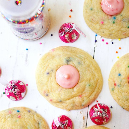 Strawberry kiss cookies