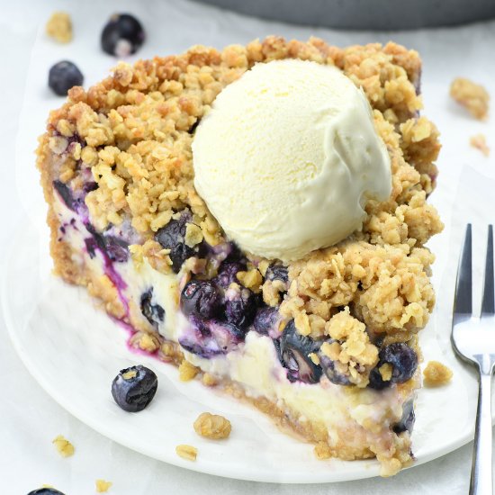 Blueberry Crumble Cheesecake Pie