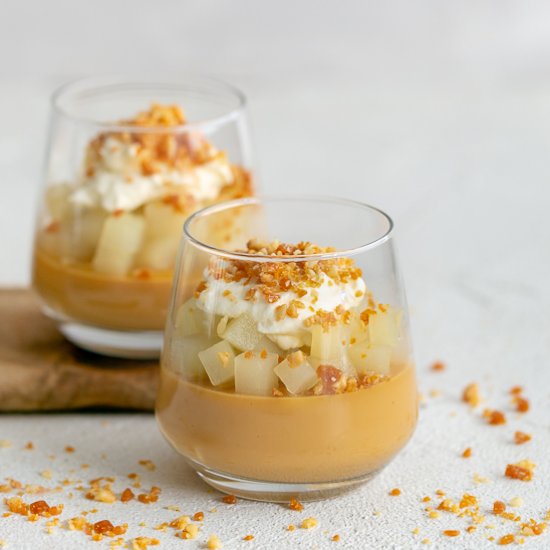 caramel pots with poached pears