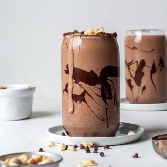 Healthy Snickers Smoothie (Vegan)