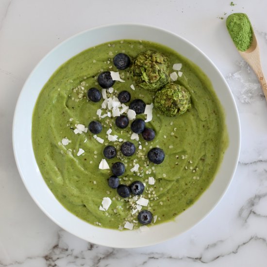 Vegan Matcha Smoothie Bowl