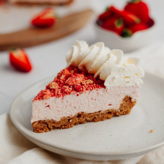 Strawberry Crunch Cheesecake