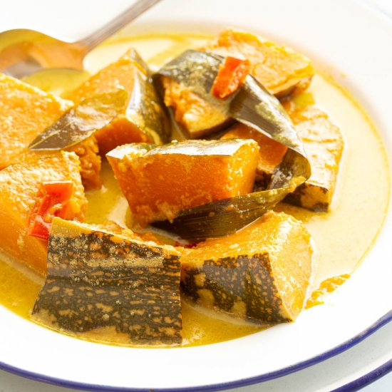 Creamy Sri Lankan Pumpkin Curry