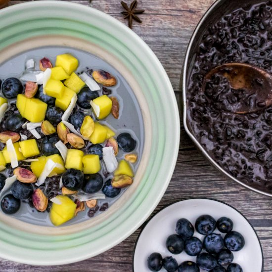 Black Riceberry Pudding & Mango