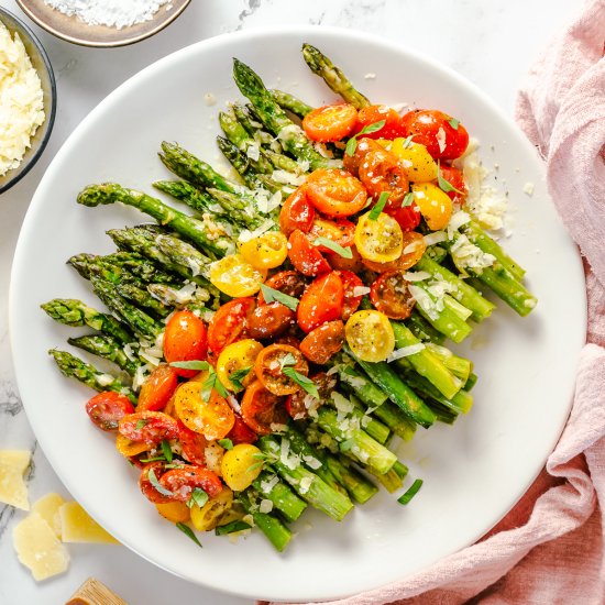 EASY ASPARAGUS WITH CHEESE AND TOMA