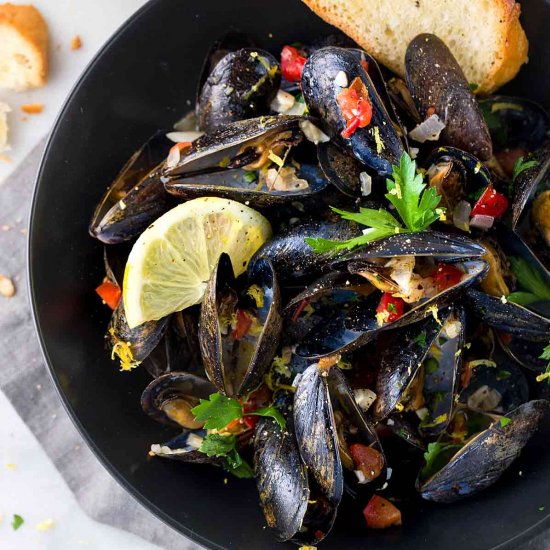 Steamed Mussels with White Wine