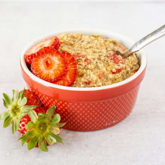 Strawberry Banana Baked Oatmeal