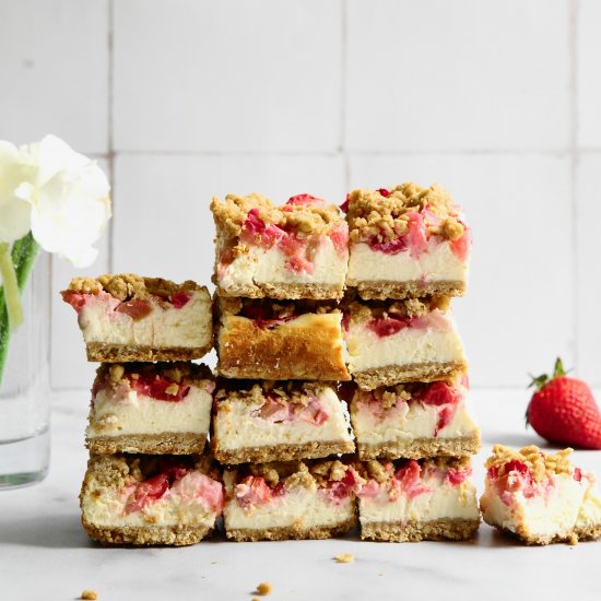 strawberry rhubarb cheesecake bars