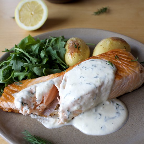 Seared salmon in creamy sauce