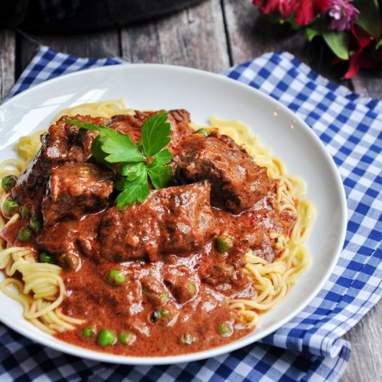 Slow Cooker Beef Goulash