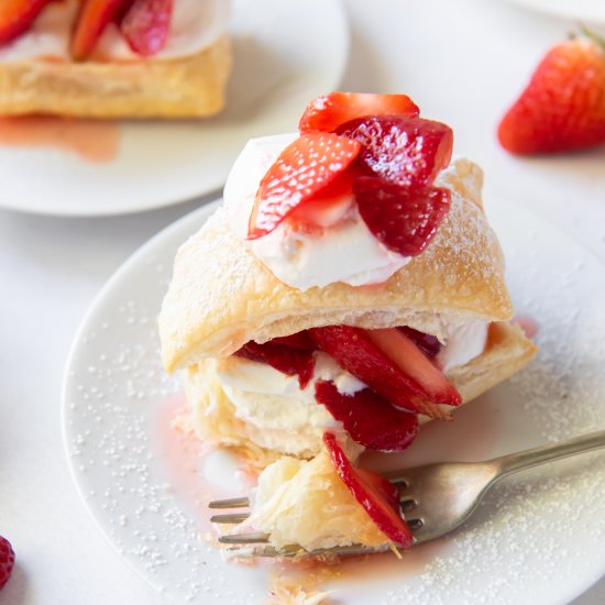 Easy Strawberry Shortcake Puffs