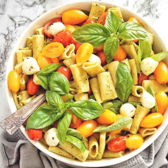 Caprese Pesto Pasta Salad