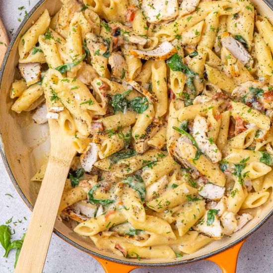 CHICKEN SPINACH PASTA