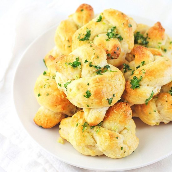 quick and easy garlic knots