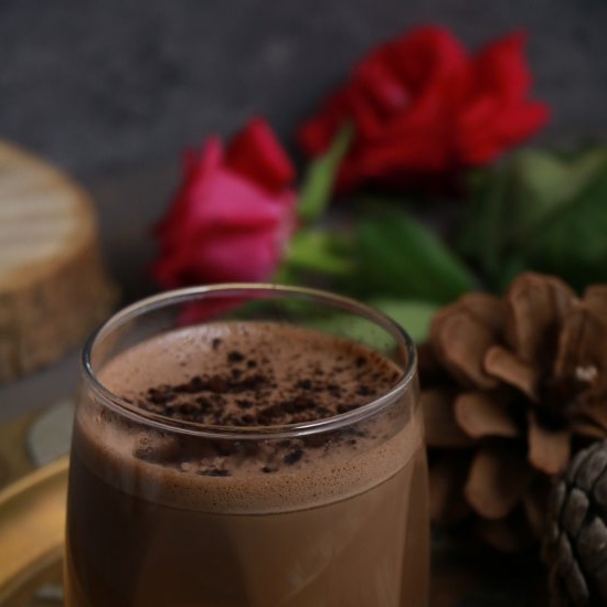 5 MINUTES VEGAN HOT CHOCOLATE