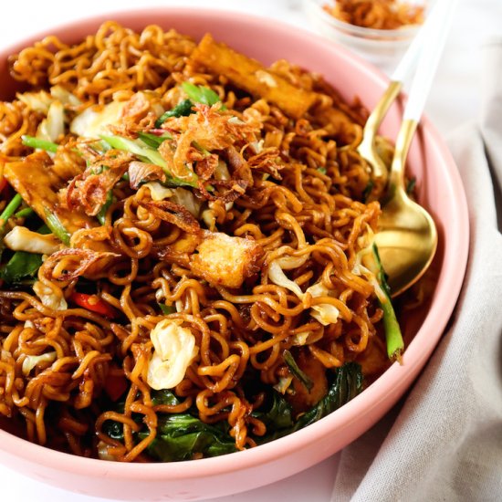 Vegan Indonesian Fried Noodles