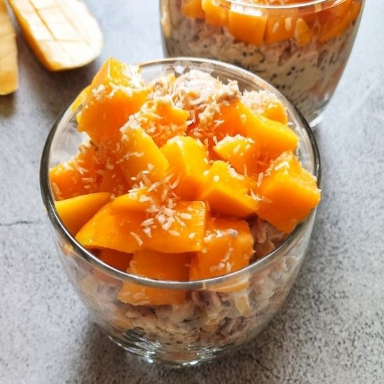 Mango overnight oats