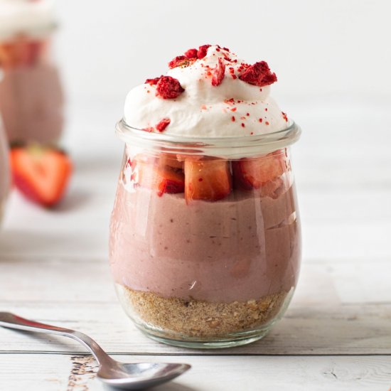 Strawberry Pretzel Pie Jars