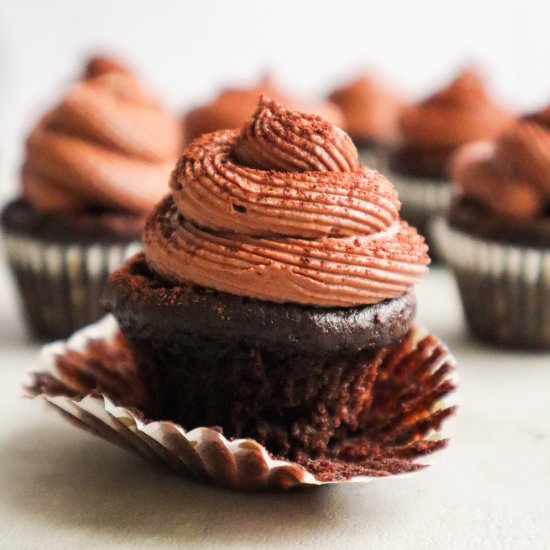 Vegan Chocolate Cupcakes (Low-Fat)