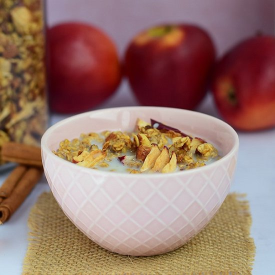 Apple Cinnamon Granola