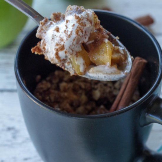 Healthy Apple Crisp in a Mug