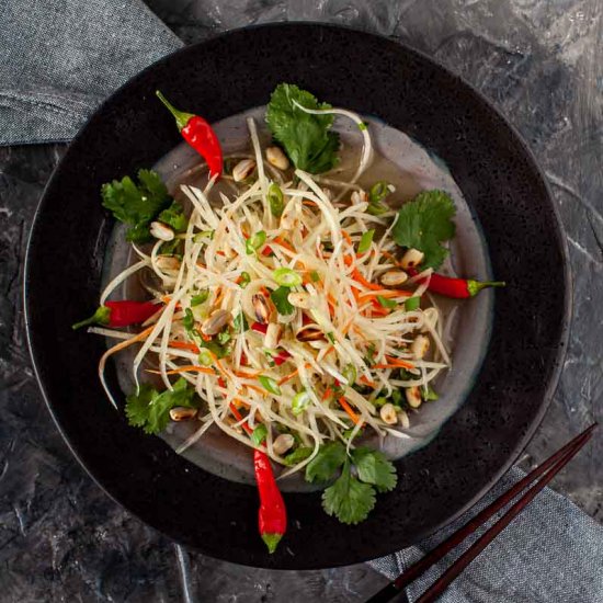 Vietnamese green papaya salad