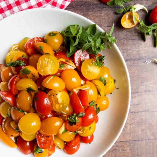 TOMATO SALAD WITH CRISPY GARLIC